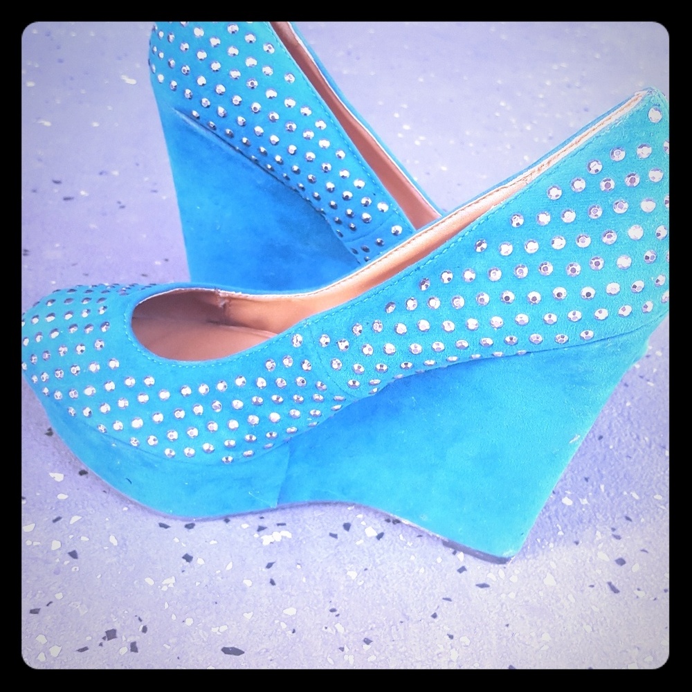 Teal wedges